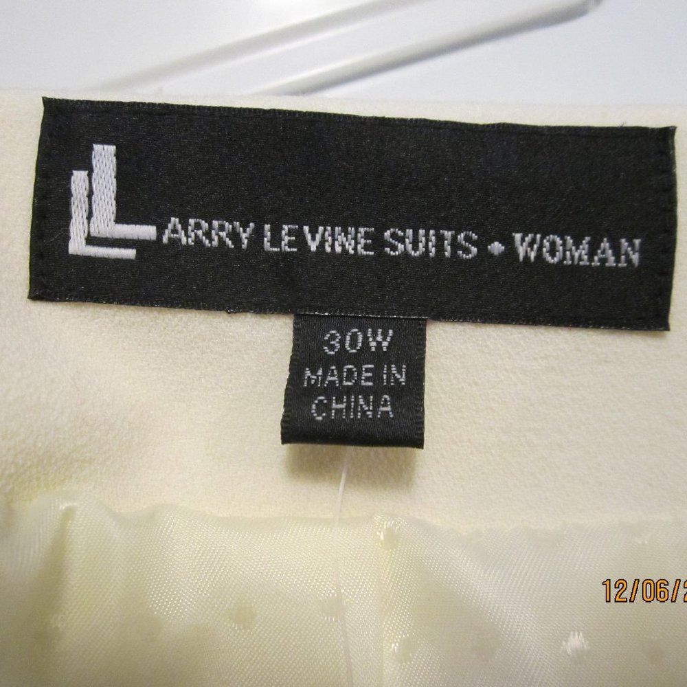 NWT 3 Piece Ivory Suit size 30W